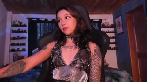 Snapshot of mavis_fuentes chatting on December 27, 10:48 pm Hilary online show from December 27, 10:48 pm