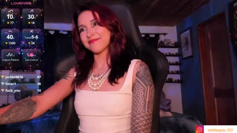 Snapshot of mavis_fuentes chatting on January 3, 11:01 pm Hilary online show from January 3, 11:01 pm