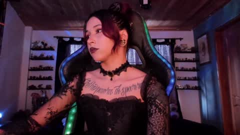 Snapshot of mavis_fuentes chatting on January 31, 10:31 pm Hilary online show from January 31, 10:31 pm