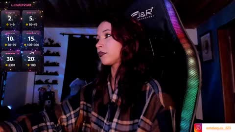 Snapshot of mavis_fuentes chatting on February 4, 12:19 am Hilary online show from February 4, 12:19 am