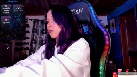 Snapshot of mavis_fuentes chatting on October 14, 11:49 pm Hilary online show from October 14, 11:49 pm