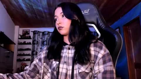 Snapshot of mavis_fuentes chatting on November 16, 10:48 pm Hilary online show from November 16, 10:48 pm