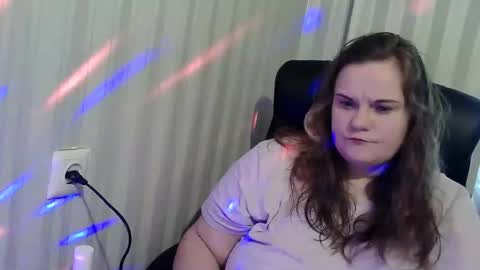 Snapshot of mavka2025 chatting on October 20, 9:43 am Mavka2025 online show from October 20, 9:43 am