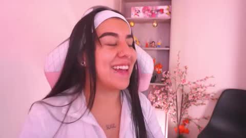 Snapshot of mavy_ chatting on February 3, 6:57 pm MAVY online show from February 3, 6:57 pm