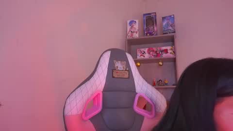 Snapshot of mavy_ chatting on February 11, 8:25 pm MAVY online show from February 11, 8:25 pm