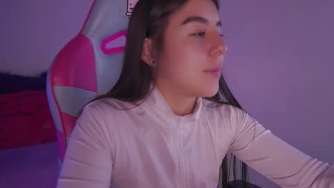 Snapshot of mavy_ chatting on February 18, 8:49 pm MAVY online show from February 18, 8:49 pm