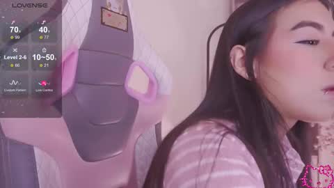 Snapshot of mavy_ chatting on February 19, 7:43 pm MAVY online show from February 19, 7:43 pm