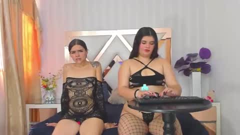 Snapshot of mavyandelizabeth chatting on October 18, 8:20 pm MavyANDElizabeth online show from October 18, 8:20 pm