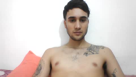 Snapshot of max_2707 chatting on August 7, 8:44 pm Max online show from August 7, 8:44 pm