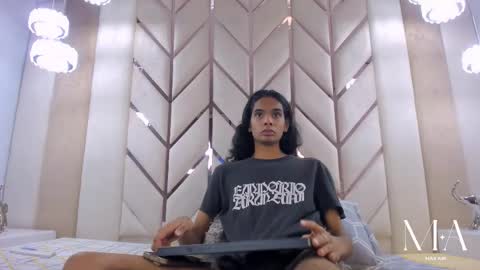 MAX online show from January 10, 3:08 am