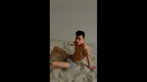 Snapshot of max_foks_ chatting on April 23, 10:25 am max_foks_ online show from April 23, 10:25 am