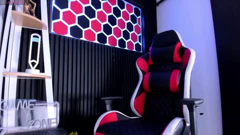 Max online show from March 14, 3:01 am