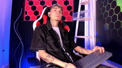 Max online show from April 15, 3:35 am