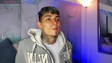 Max online show from April 17, 3:53 am