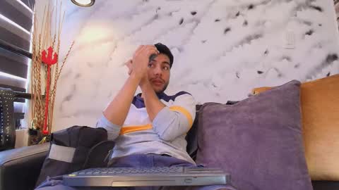 Snapshot of max_hornye chatting on February 23, 6:49 pm Max Hornye online show from February 23, 6:49 pm