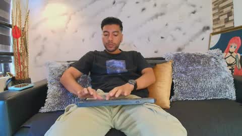 Max Hornye online show from April 11, 6:45 pm