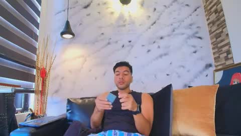 Max Hornye online show from April 14, 5:52 pm