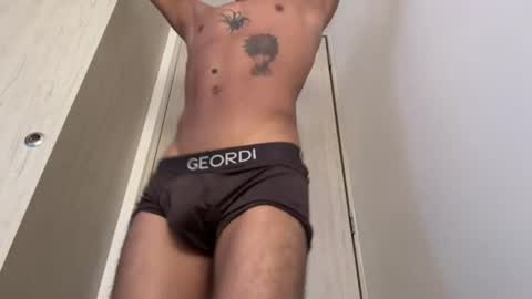 max_howard03 online show from August 8, 8:22 pm