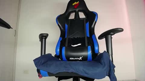 MAX online show from May 10, 3:50 pm