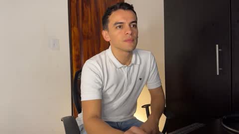 Max Lancaster online show from December 8, 1:46 am