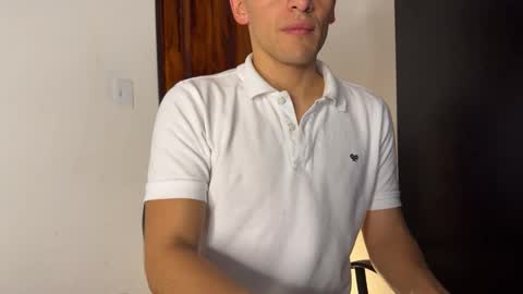 Max Lancaster online show from December 8, 4:57 am