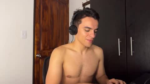 Max Lancaster online show from December 21, 2:09 am