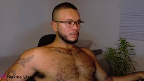 max_meyer online show from November 11, 10:43 pm