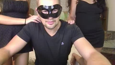 Max  Aliya online show from October 30, 8:49 am