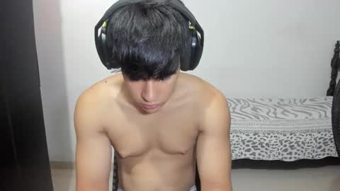 Max online show from November 8, 12:27 pm