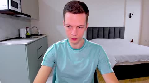 Max  online show from January 25, 3:41 pm