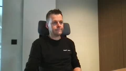 Max take off clothes online show from December 31, 2:14 pm