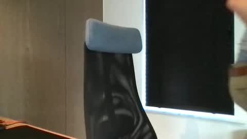 Max take off clothes online show from January 31, 10:20 am