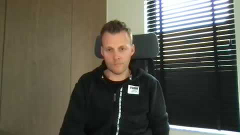 Max take off clothes online show from March 11, 8:41 am