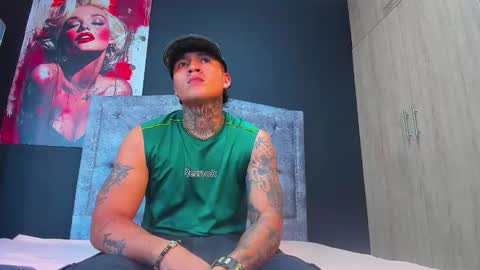max_tatto online show from November 18, 1:44 am