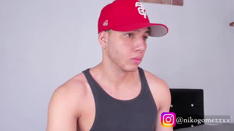 Snapshot of max_valiant chatting on September 29, 7:08 pm max online show from September 29, 7:08 pm