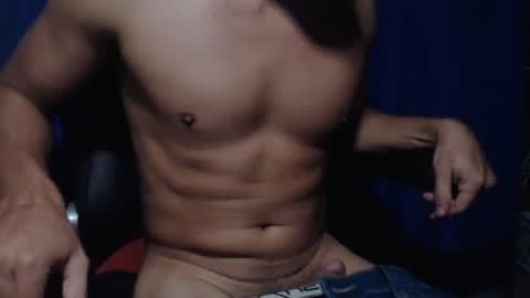 Snapshot of max_varona chatting on February 19, 6:11 am max_varona online show from February 19, 6:11 am