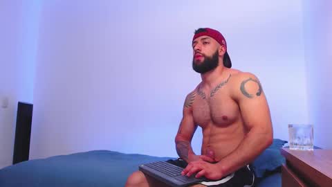 max_xl_ online show from March 18, 4:54 pm