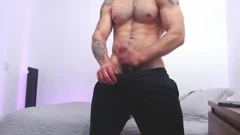 Snapshot of max_xl_ chatting on April 28, 1:37 am max_xl_ online show from April 28, 1:37 am