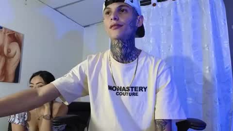 Snapshot of maxandalyn_ chatting on January 10, 8:04 pm Max Dalyn online show from January 10, 8:04 pm