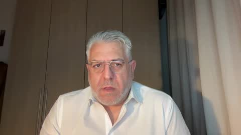 Snapshot of maxbillo chatting on April 13, 7:41 pm maxbillo online show from April 13, 7:41 pm