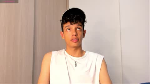 Snapshot of maxfrost1 chatting on February 22, 8:29 pm Max online show from February 22, 8:29 pm