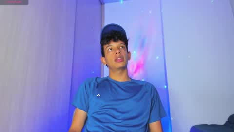 Max  online show from April 18, 2:04 am