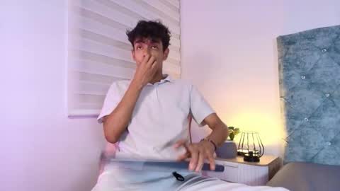 M A X F R O S T   online show from January 7, 7:16 pm