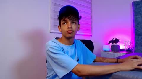 M A X F R O S T   online show from January 11, 7:19 pm