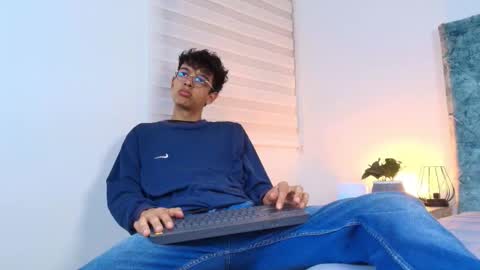 M A X F R O S T   online show from January 12, 7:19 pm