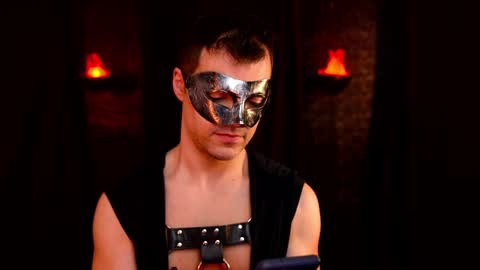 Max Hughes online show from October 31, 1:50 am