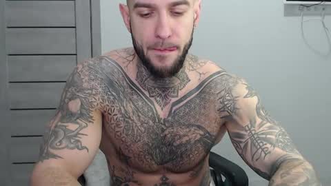 Snapshot of maxi_foxxx chatting on April 30, 7:14 am Maximus Fox online show from April 30, 7:14 am