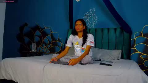 Snapshot of maxi_max0 chatting on July 1, 7:35 pm Maxi Max online show from July 1, 7:35 pm