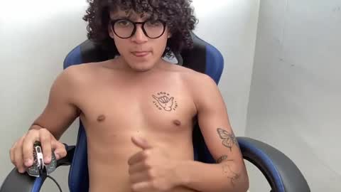 Snapshot of maximiliano_pulse chatting on July 1, 8:41 pm maximiliano_pulse online show from July 1, 8:41 pm