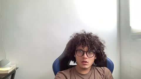 Snapshot of maximiliano_pulse chatting on July 4, 8:04 pm maximiliano_pulse online show from July 4, 8:04 pm